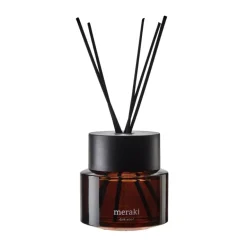 Meraki Tuoksukynttilät & Tuoksutikut^tuoksutikut 100 ml, Tumma puu